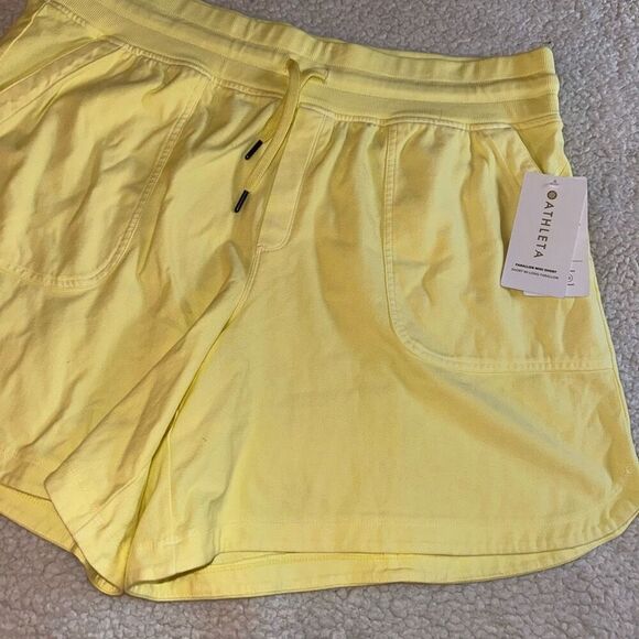 Athleta Women’s Farallon Midi Shorts Light Yellow Size 1XL NWT - Picture 2 of 9